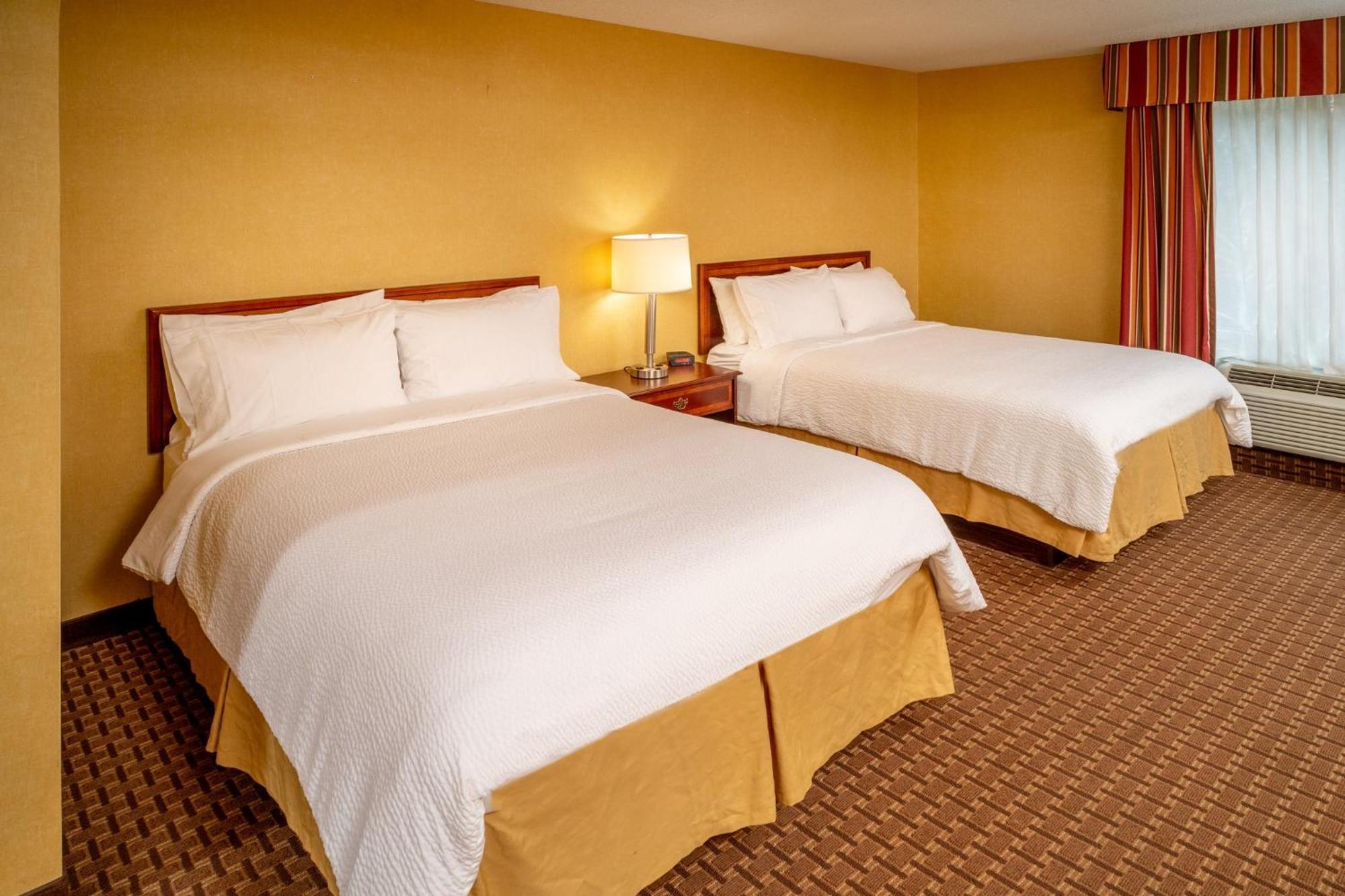 Holiday Inn Express And Suites Hazard By Ihg Exterior foto