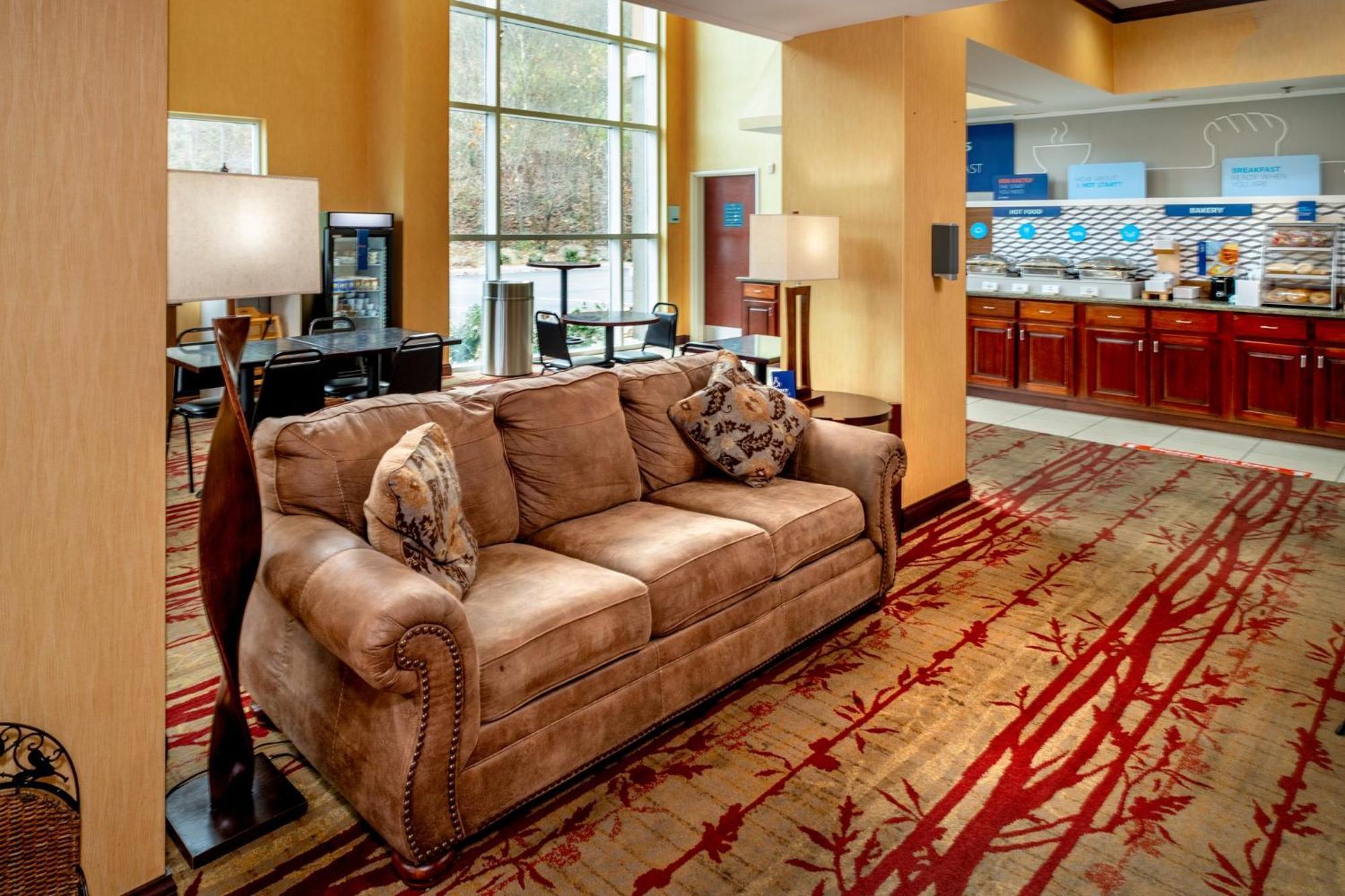 Holiday Inn Express And Suites Hazard By Ihg Exterior foto